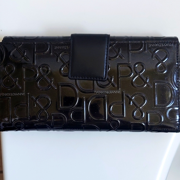 NWOT PINKY&DIANNE MONOGRAM WALLET - Picture 2 of 7